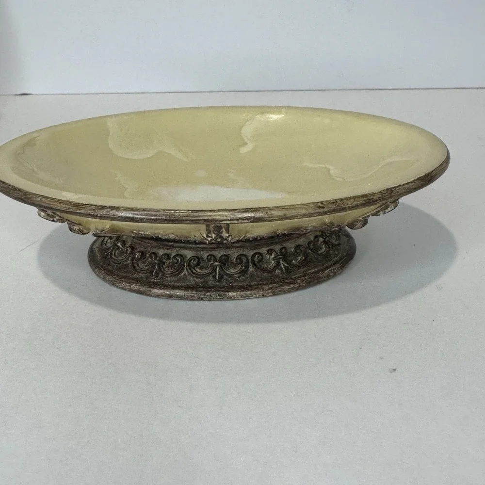 Vintage 3 Pc Bathroom Vanity Set Ivory Bronze Resin Scroll Soap Dish Tumbler